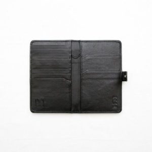 LEATHER TRAVEL WALLET - TEXTURED